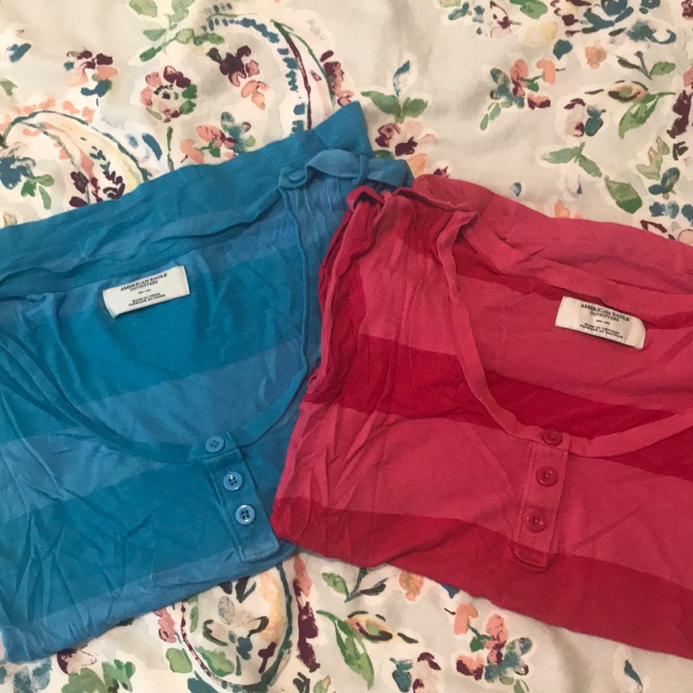 Set of two AEO short sleeved shirts